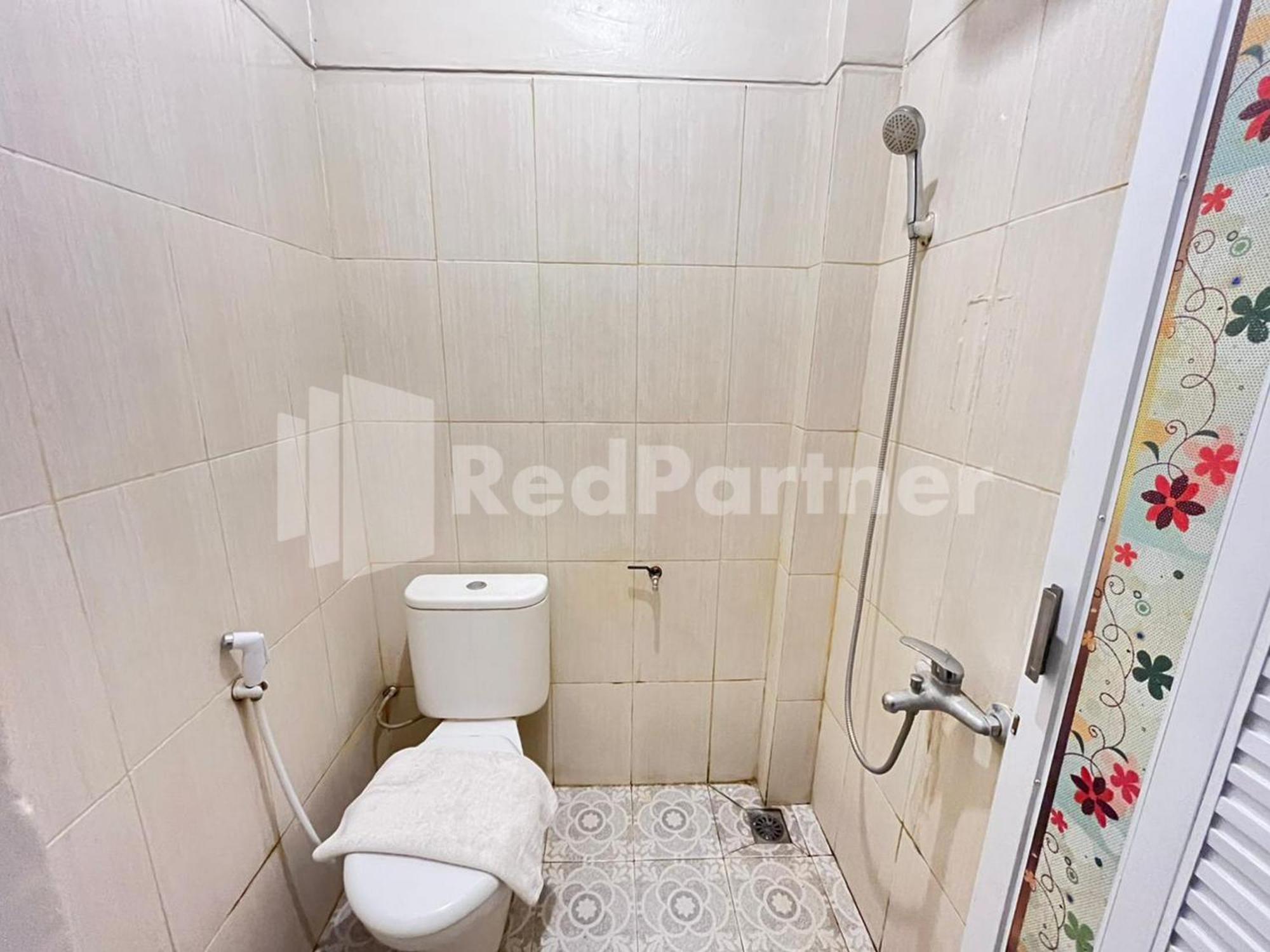 Hotel Andono Near Yia Mitra Reddoorz Temon Kültér fotó