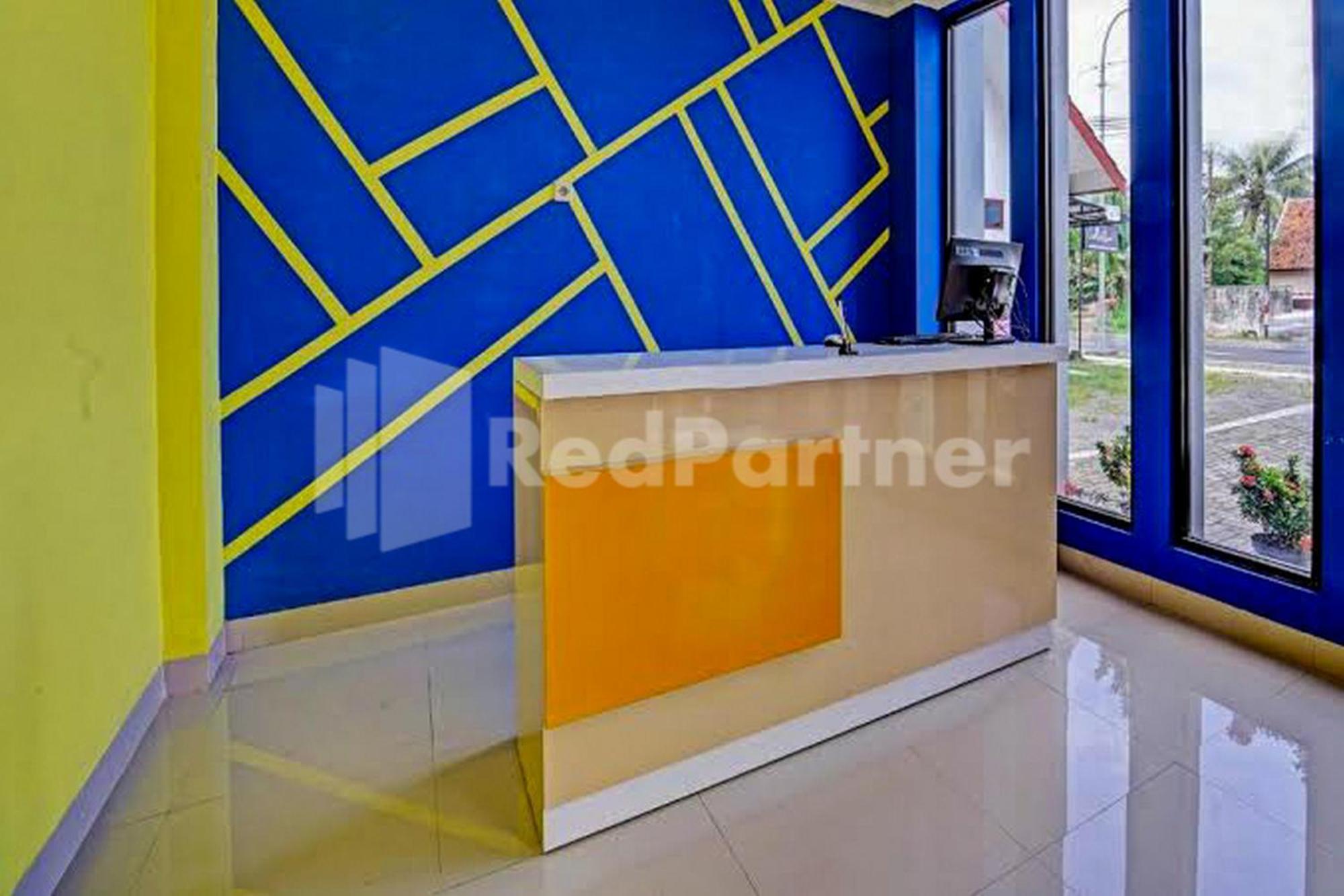 Hotel Andono Near Yia Mitra Reddoorz Temon Kültér fotó