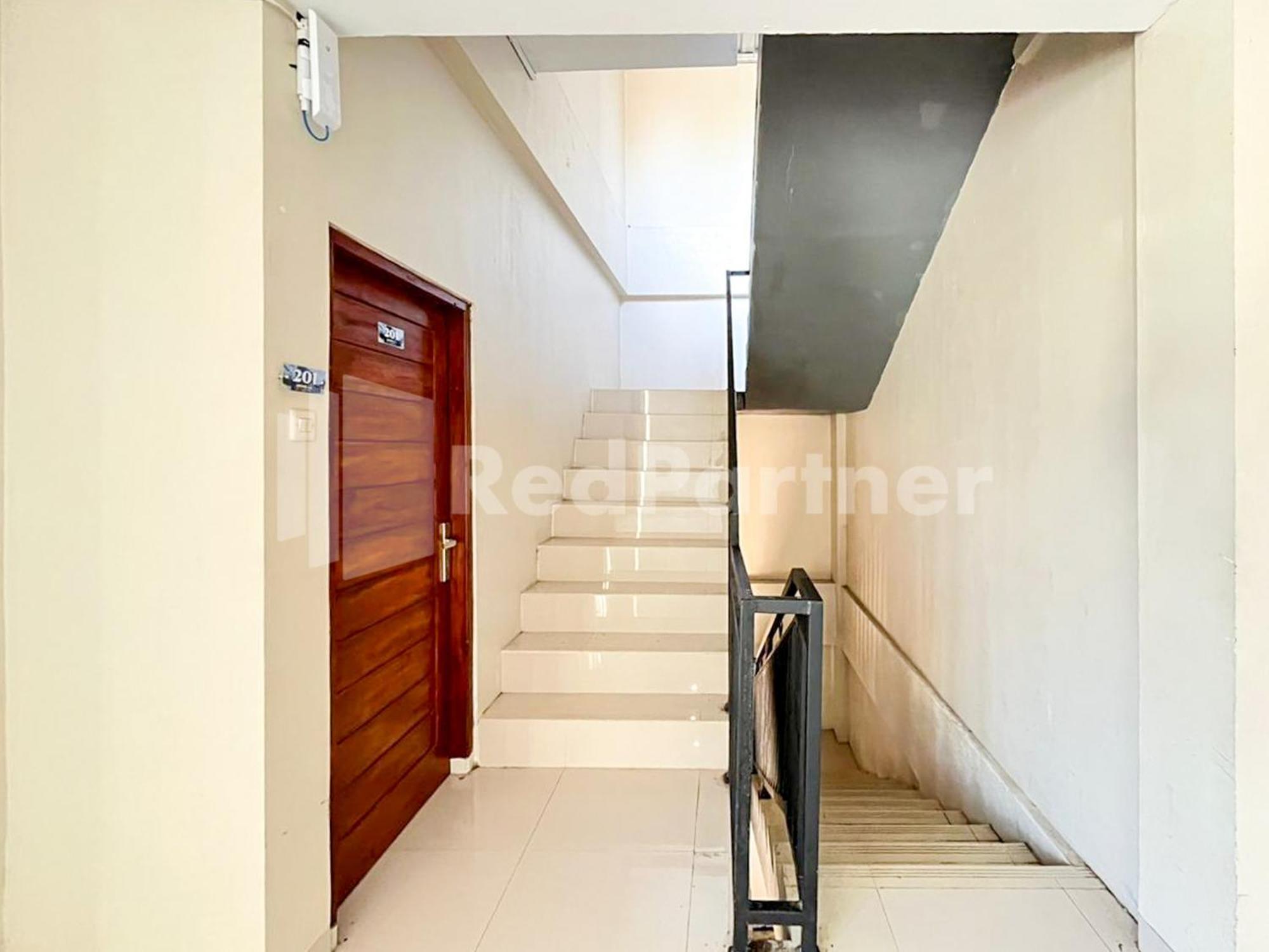 Hotel Andono Near Yia Mitra Reddoorz Temon Kültér fotó