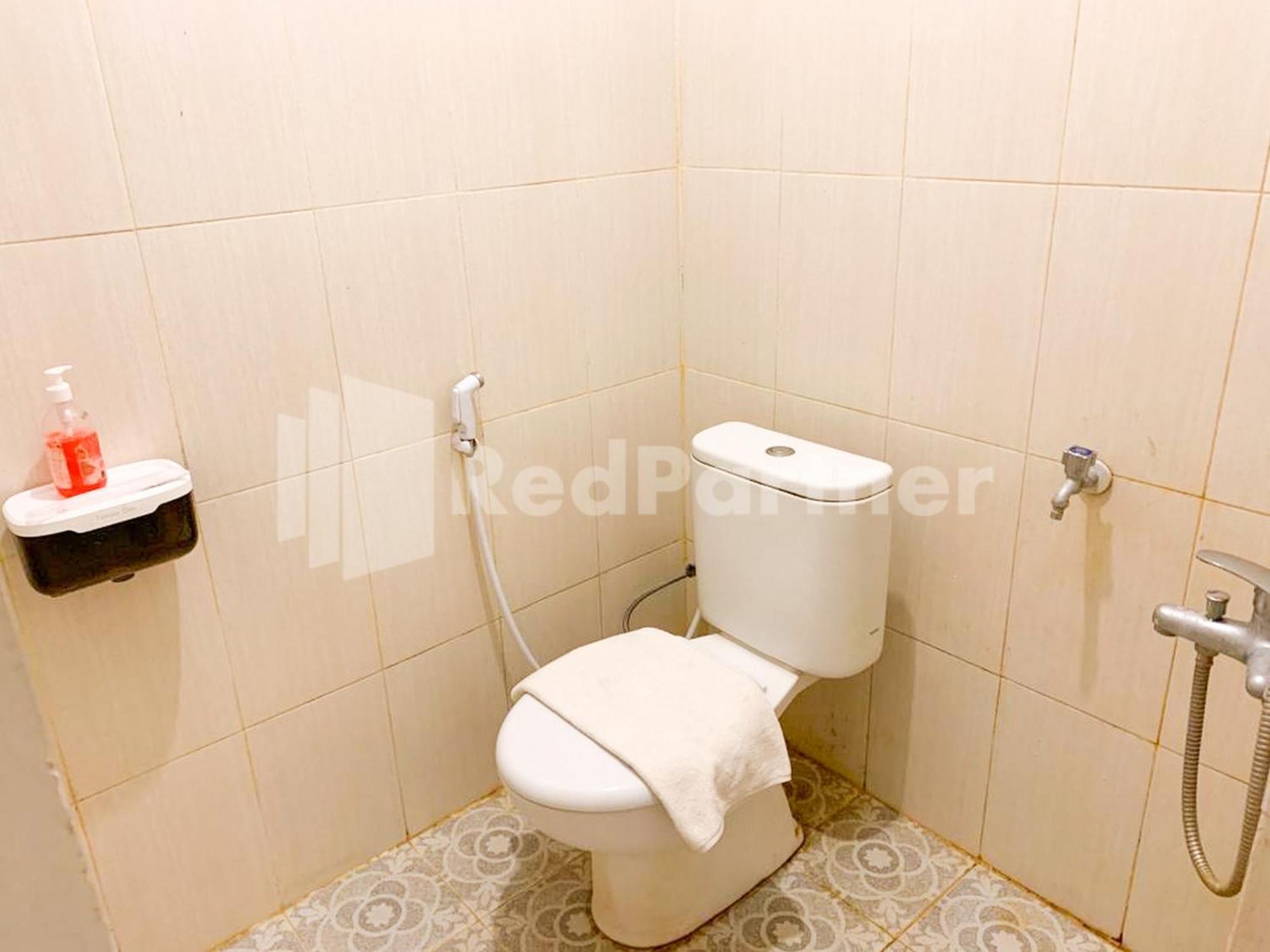 Hotel Andono Near Yia Mitra Reddoorz Temon Kültér fotó